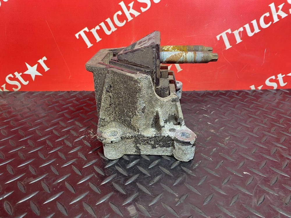 Подушка двигателя задня