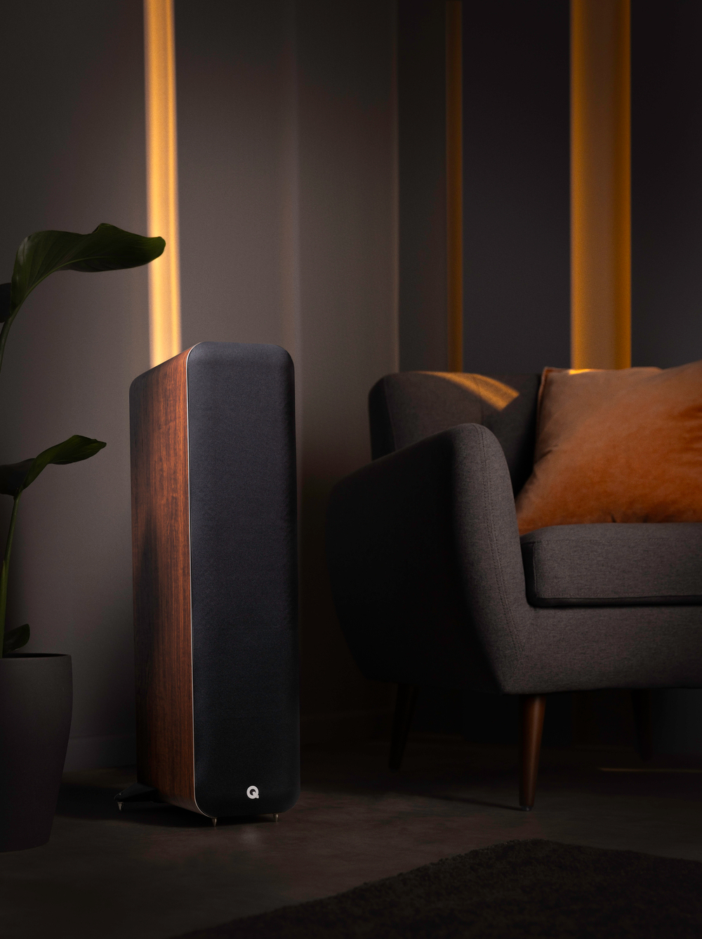 Q Acoustics Q M40 Активные напольные АС