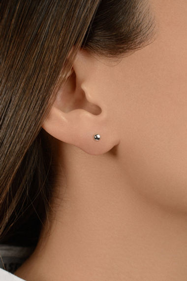 Серебряная серьга (пирсинг)