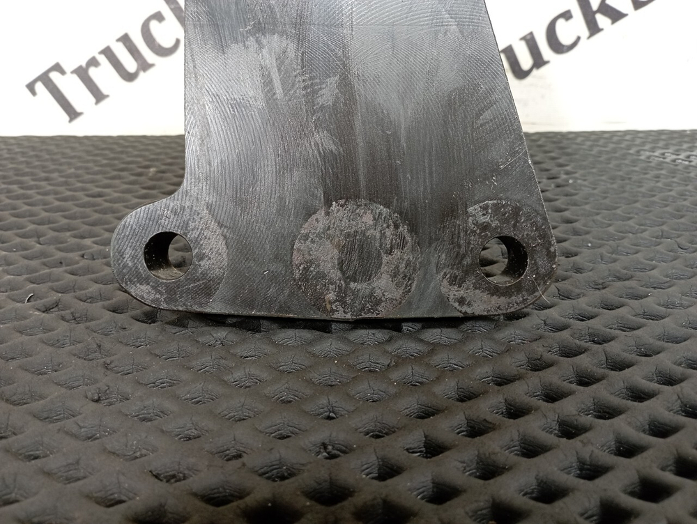 Кронштейн двигателя передний правый 2023г