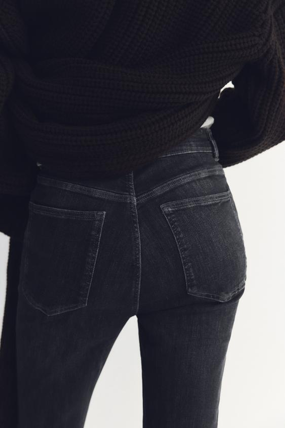 ZARA МОДЕЛИРУЮЩИЕ ДЖИНСЫ TRF С ВЫСОКОЙ ПОСАДКОЙ, СЕРЫЙ