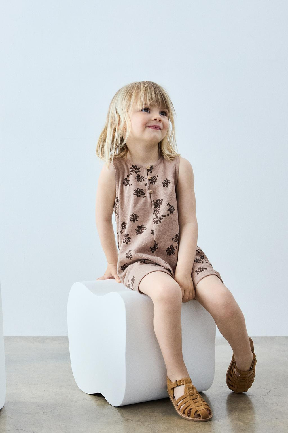 ZARA КОМБИНЕЗОН С ЦВЕТОЧНЫМ ПРИНТОМ, ШОКОЛАДНЫЙ