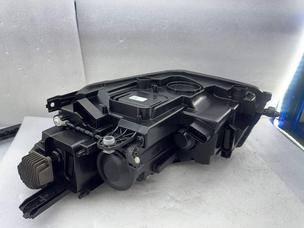 Фары LED комплект Volkswagen Bora 2023, оригинал,