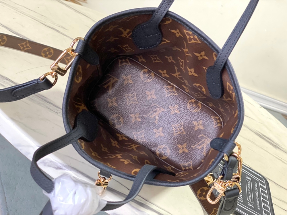 Louis Vuitton Neverfull Bandouliere Inside Out BB
