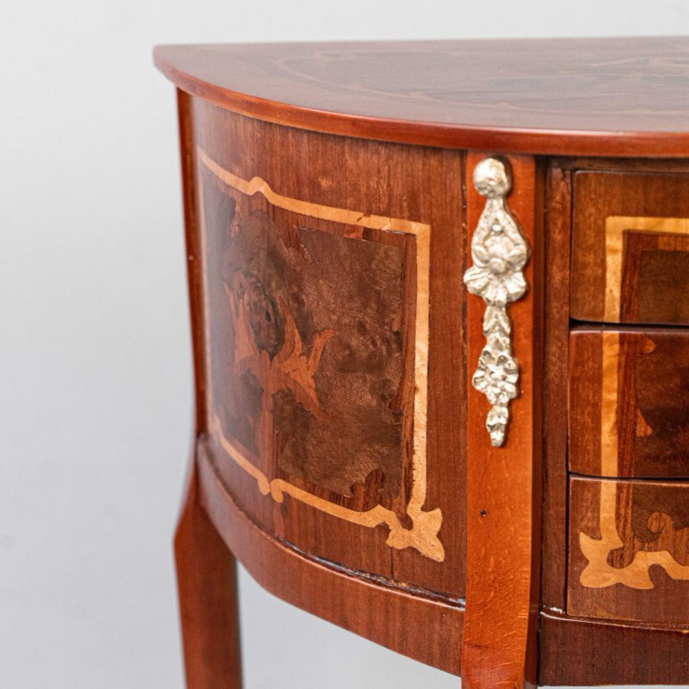 Комод в стиле Людовика XV