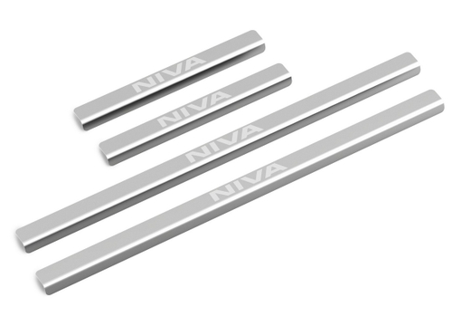 Накладки на пороги AutoMax для Chevrolet Niva 2009-2020, нерж. сталь, с надписью, 4 шт., AMCHNIV01