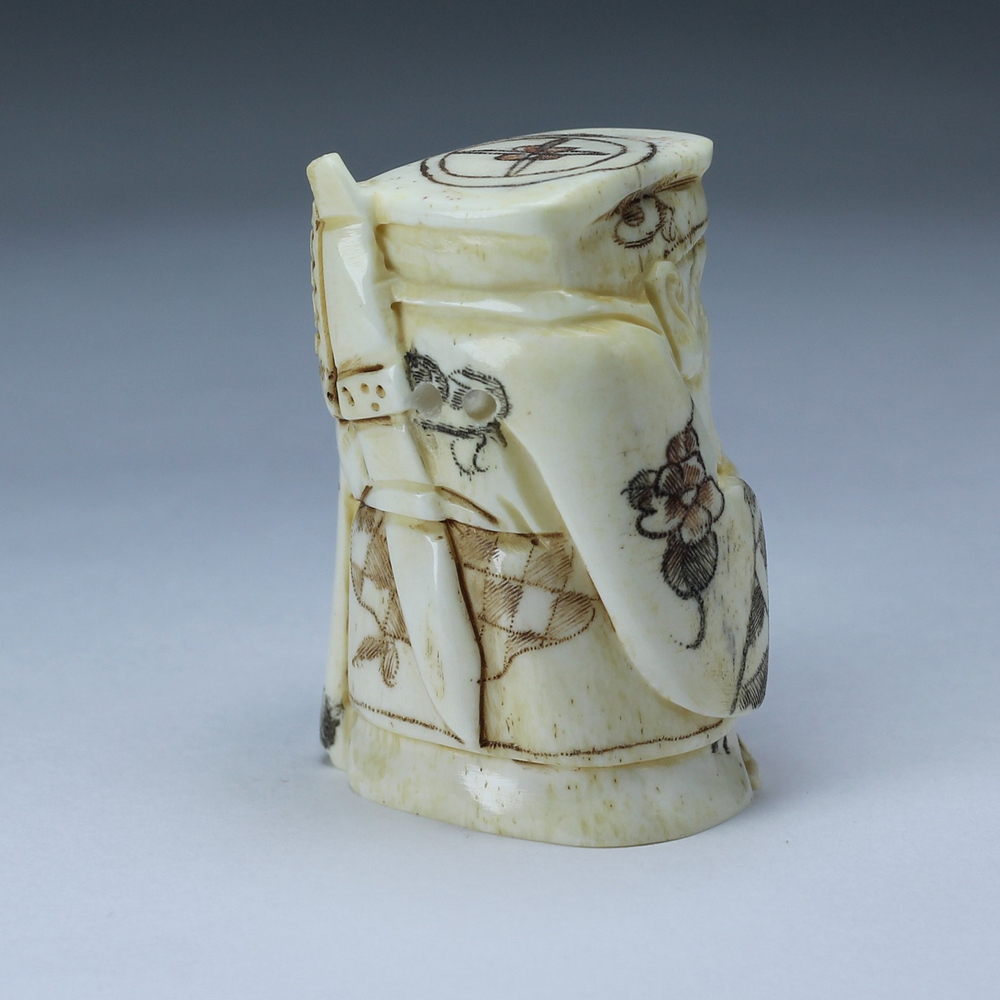 Нэцкэ Дзюродзин с мечом