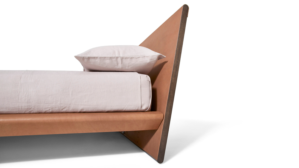 Кровать Cassina ACUTE