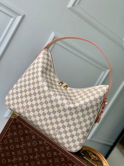 Louis Vuitton Slouchy MM