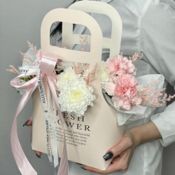 «Шиммер» композиция из хризантемы, диантусов и лимониума