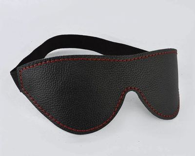 Черная маска с декоративной строчкой на резинке (Цвет: черный)