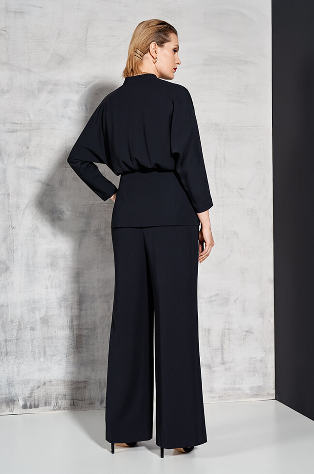 1770 Жакет женский (черный)