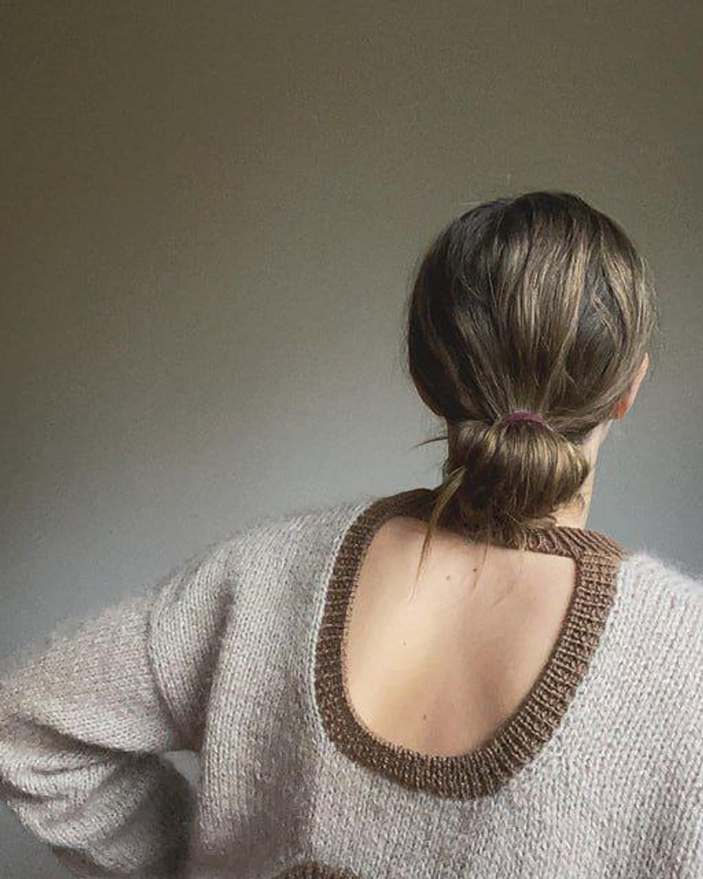 Описание по вязанию блузки спицами "Breezy"