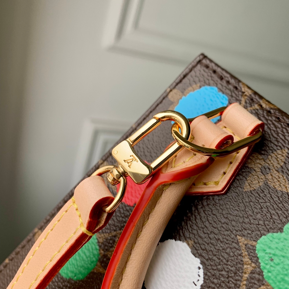 Louis Vuitton Petit Sac Plat