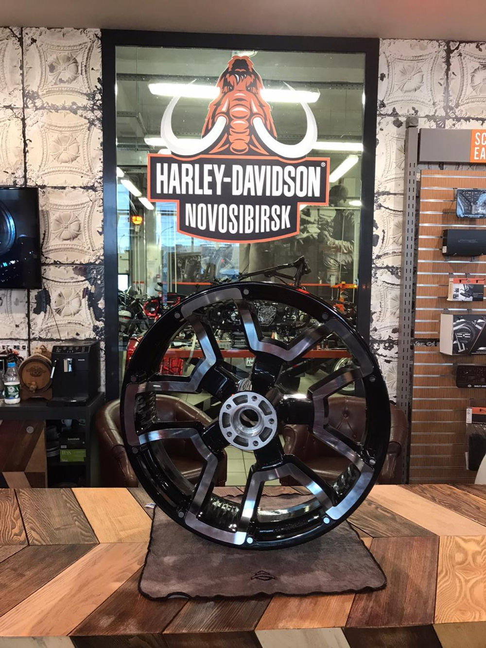 43300594 Диск колёсный, передний