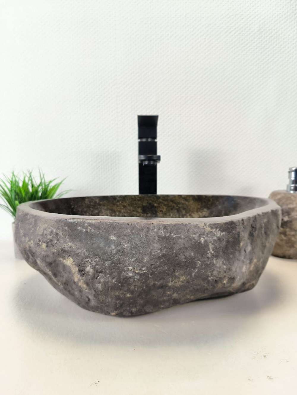 Раковина из речного камня RS-65964 45х31х15 из натурального камня
