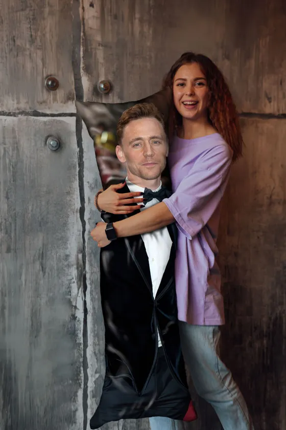 Дакимакура Том Хиддлстон №3