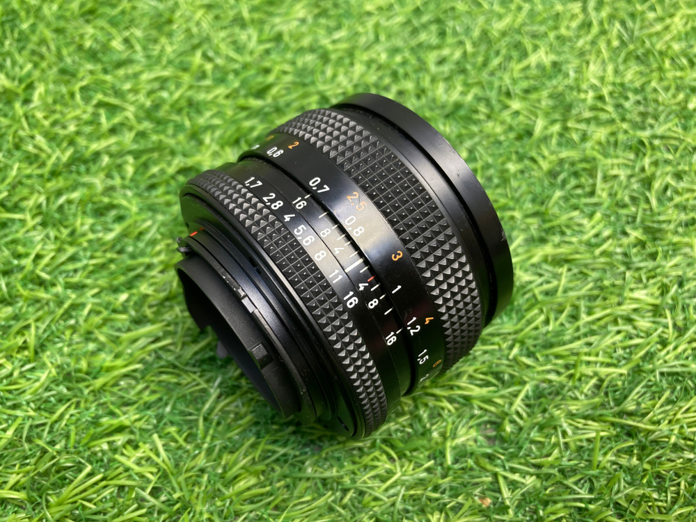 Carl Zeiss Planar T* 50mm 1.7 C/Y
