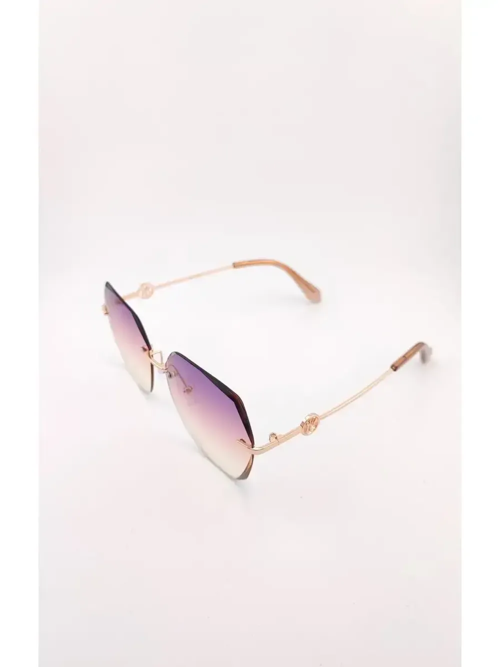 Очки солнцезащитные