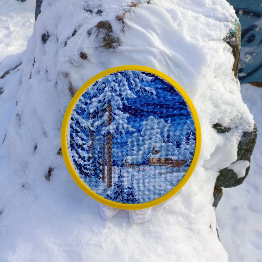 Набор для вышивания крестом Искусница "Очарование зимы"