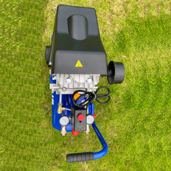 OPT-302430 Компрессор поршневой, 300 л/мин, 2.2 КВт, 220 В, ресивер 24 л