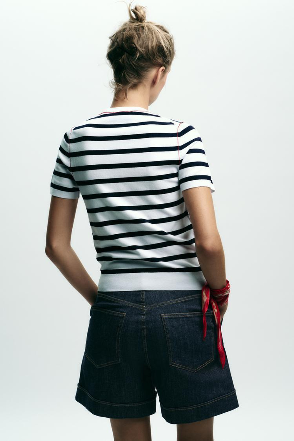 ZARA ТРИКОТАЖНЫЙ ТОП С КОРОТКИМИ РУКАВАМИ И ОТДЕЛКОЙ, ПОЛОСКИ