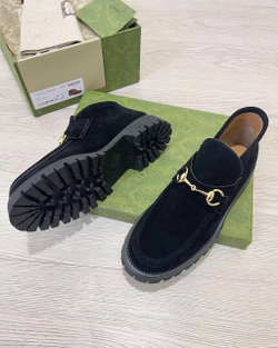 Женские ботинки Gucci черные с золотым элементом