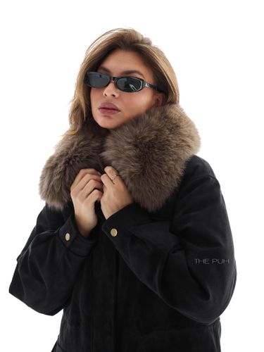 Черный пуховик из эко-замши с мехом песца и кожаным воротником