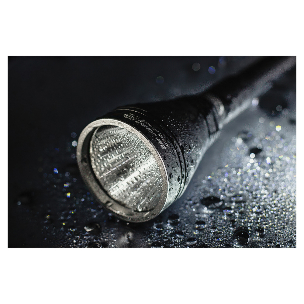 Поисковый фонарь Armytek Barracuda (warm) — выдерживает падения с высоты до 25 метров