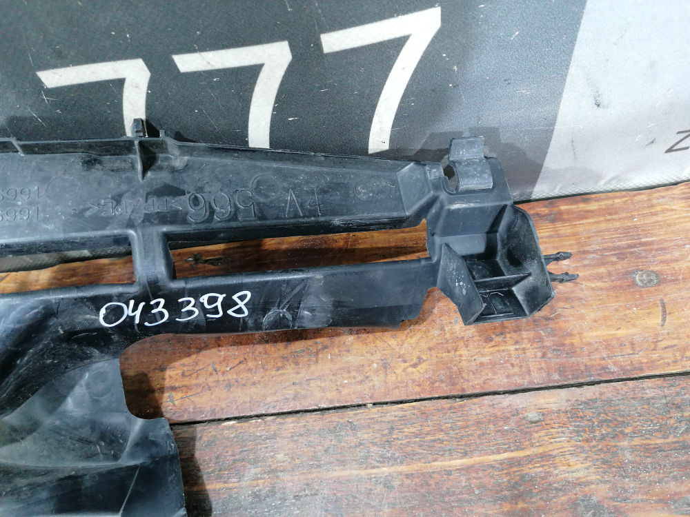 Дефлектор радиатора левый Toyota RAV4 IV (XA40) 15-19 Б/У Оригинал 1669536090