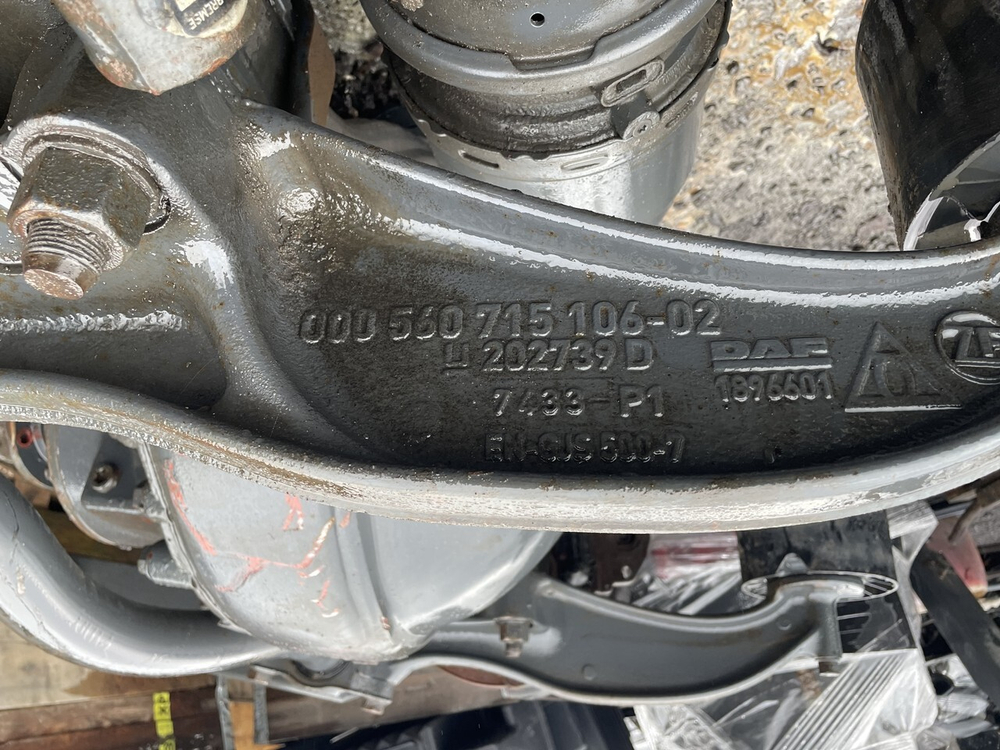 Кронштейн пневморессоры левый 2023г.