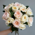 23. Букет белых роз Patience и White O’Hara
