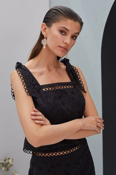 Летний топ с оригинальными лямками (Размер: XS) (Цвет: черный)