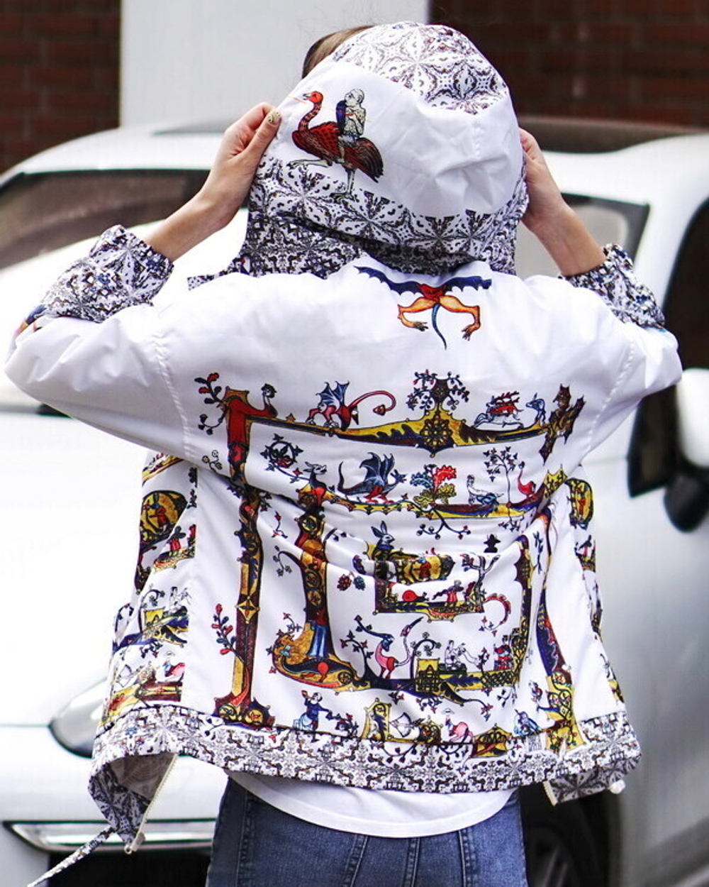 Куртка "Лабиринт", по мотивам средневековых буквиц и фантастических существ со страниц Псалтыри Латтрелла