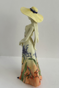 Фарфоровая статуэтка Дама с корзиной цветов в стиле ар-нуво. 1920-е г. Франция, Decor du Galion.