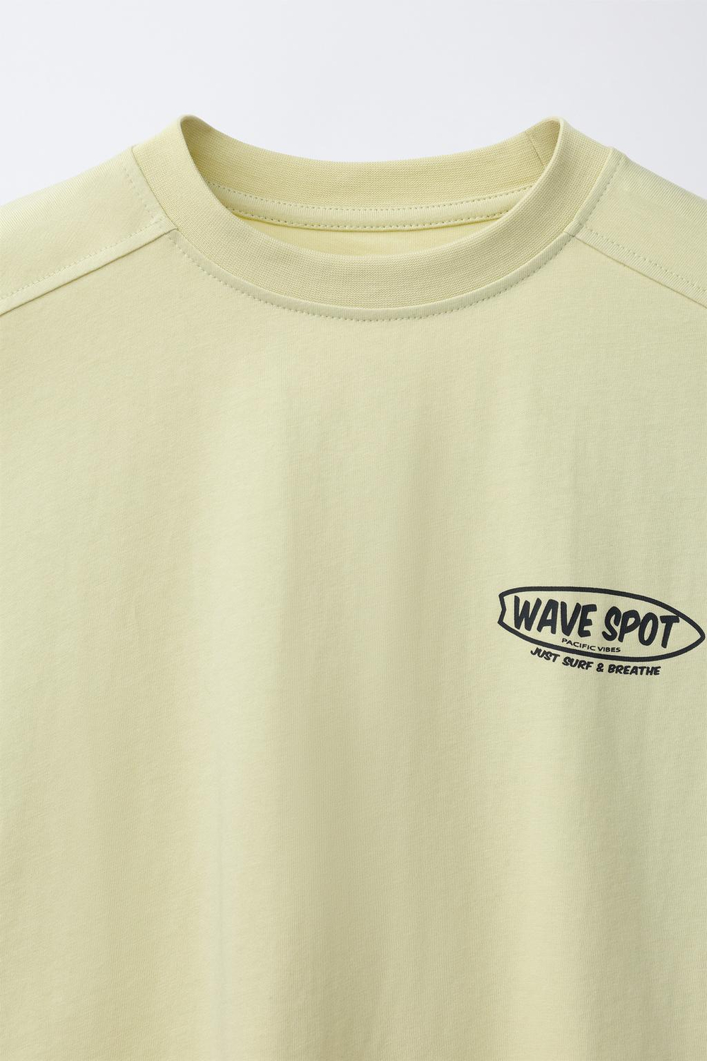 ZARA КОМПЛЕКТ ИЗ ФУТБОЛКИ И ШОРТОВ, ЛАЙМОВЫЙ