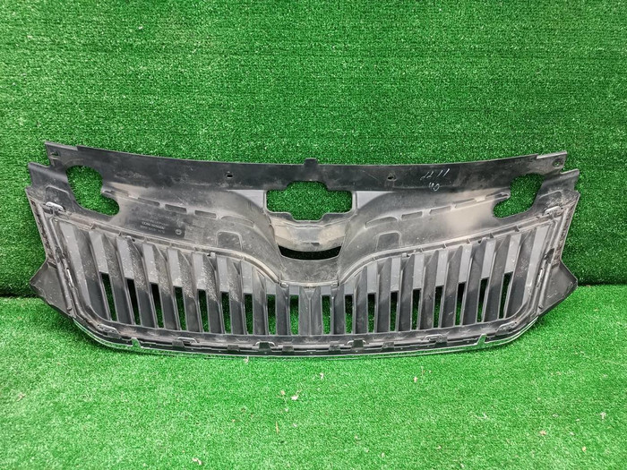 Решетка радиатора Skoda Rapid 1 (2012-2020)