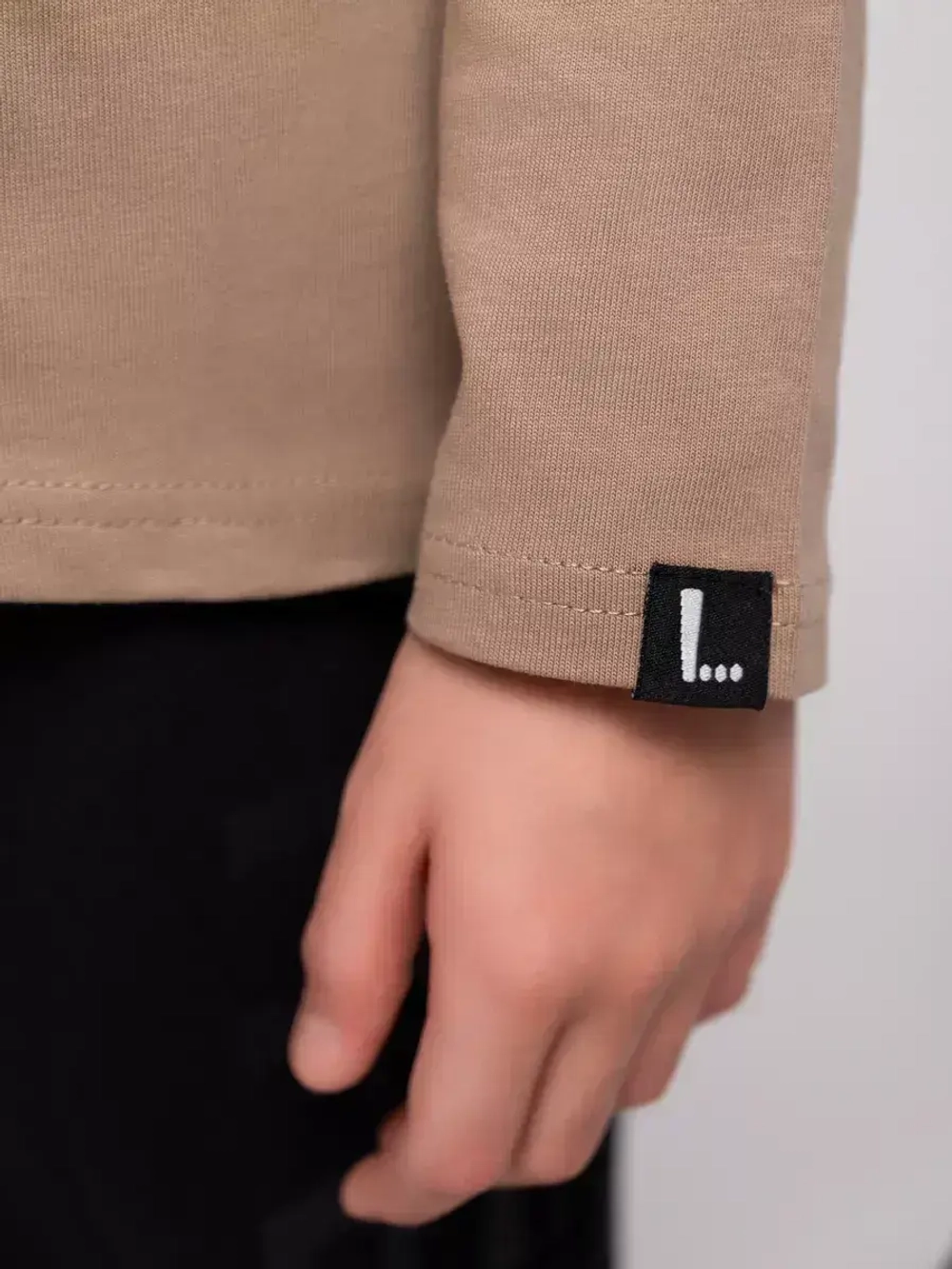 Бежевый лонгслив оверсайз для мальчика