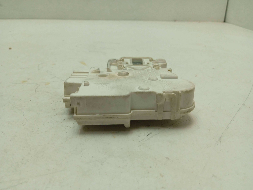 ZWP582 кт166 Блокировка люка для стиральной машины Zanussi ZWD7105 б/у