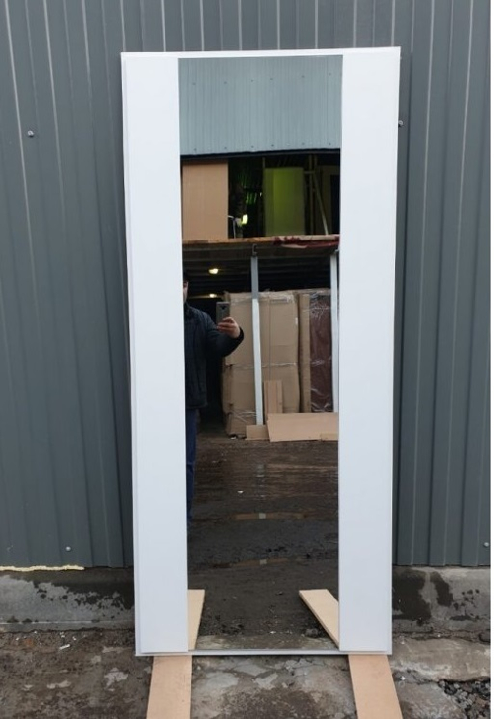 Входная металлическая дверь с зеркалом RеX (РЕКС) 19 Арт Антрацит матовый + Дуб медовый / зеркало СБ-16 Силк сноу, белый матовый, без текстуры