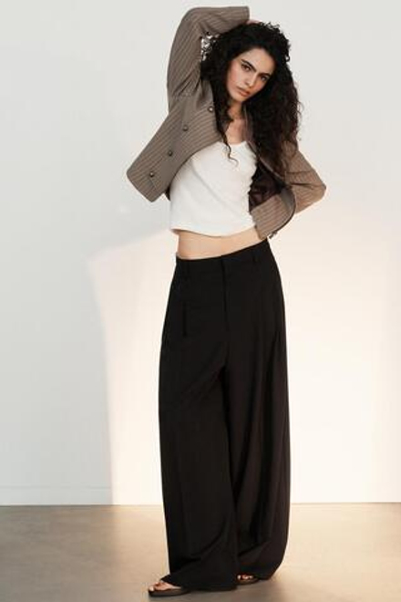 ZARA БРЮКИ С ЗАЩИПАМИ, ЧЕРНЫЙ