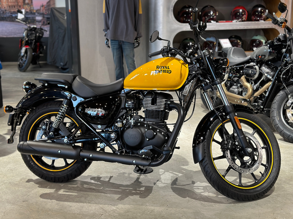 Royal Enfield Meteor 350 Fireball Yellow