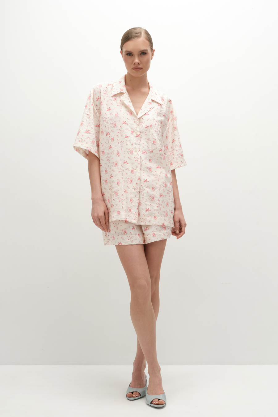 Шорты на резинке в цветы