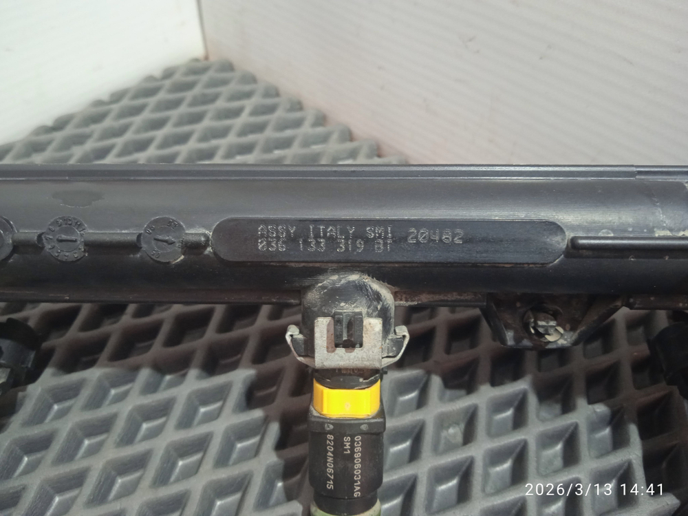 Топливная рампа с форсунками Шкода Октавия А5 Б/У