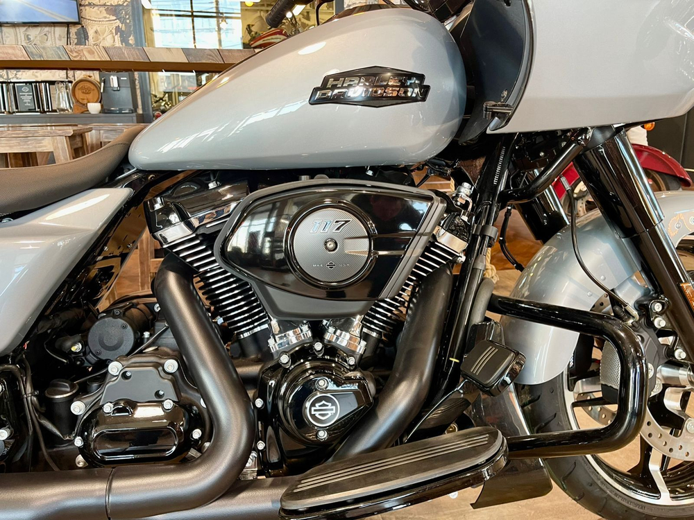 Harley-Davidson ROAD GLIDE 2024 (Atlas Silver / Black Trim) с НДС