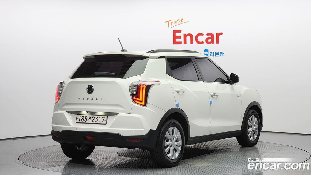 KG Mobility (Ssangyong) Very New Tivoli Бензин 1.5 2WD (09.2020)