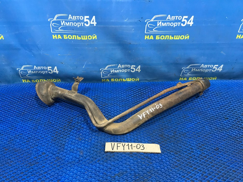 Горловина топливного бака NISSAN AD 2001