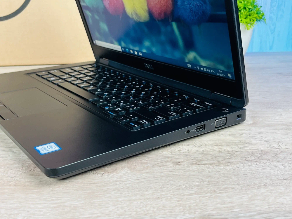 Ноутбук Dell Latitude 5490, Intel Core i5-7300U, RAM 8 ГБ, SSD 256 ГБ, 14" 1920x1080 IPS, Intel UHD 620, Win10 Pro