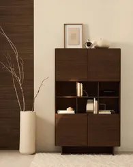 Высокий 4-дверный буфет Norlen из орехового шпона