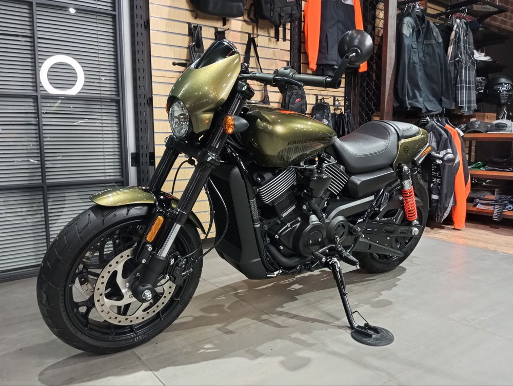 Harley-Davidson Street Rod 